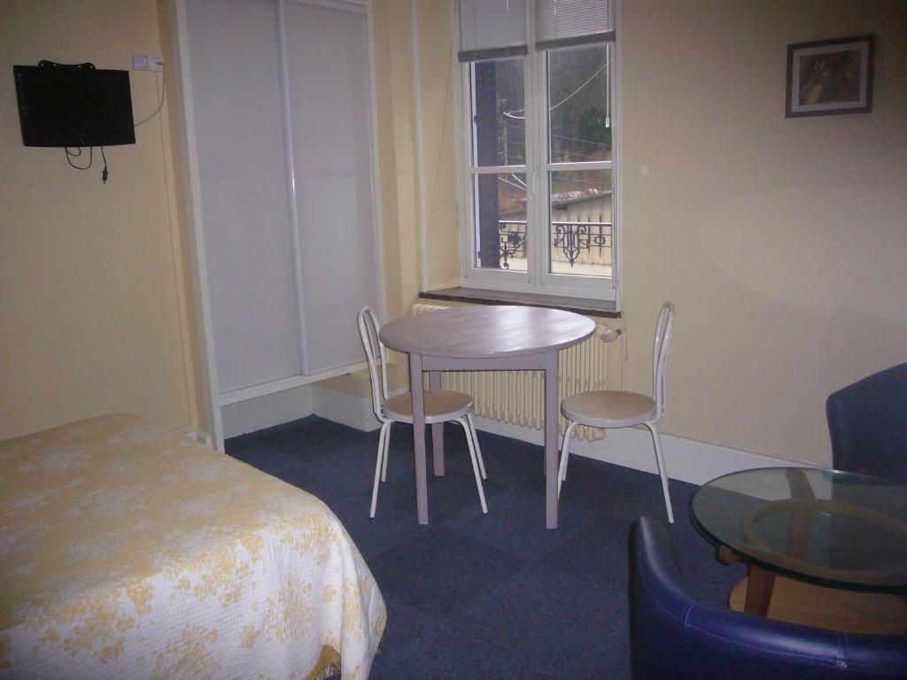 Aux Studios Du Parc Plombières-les-Bains Kamer foto